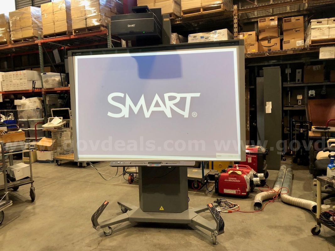 Smart Board 800 DViT 87” With Projector