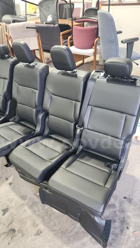 2025 Ford Explorer Third Row Seats (3)