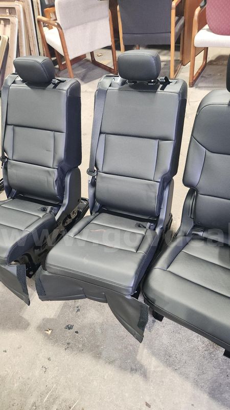2025 Ford Explorer Third Row Seats (3)