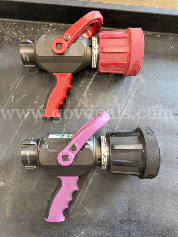Akron pistol grip combination nozzles