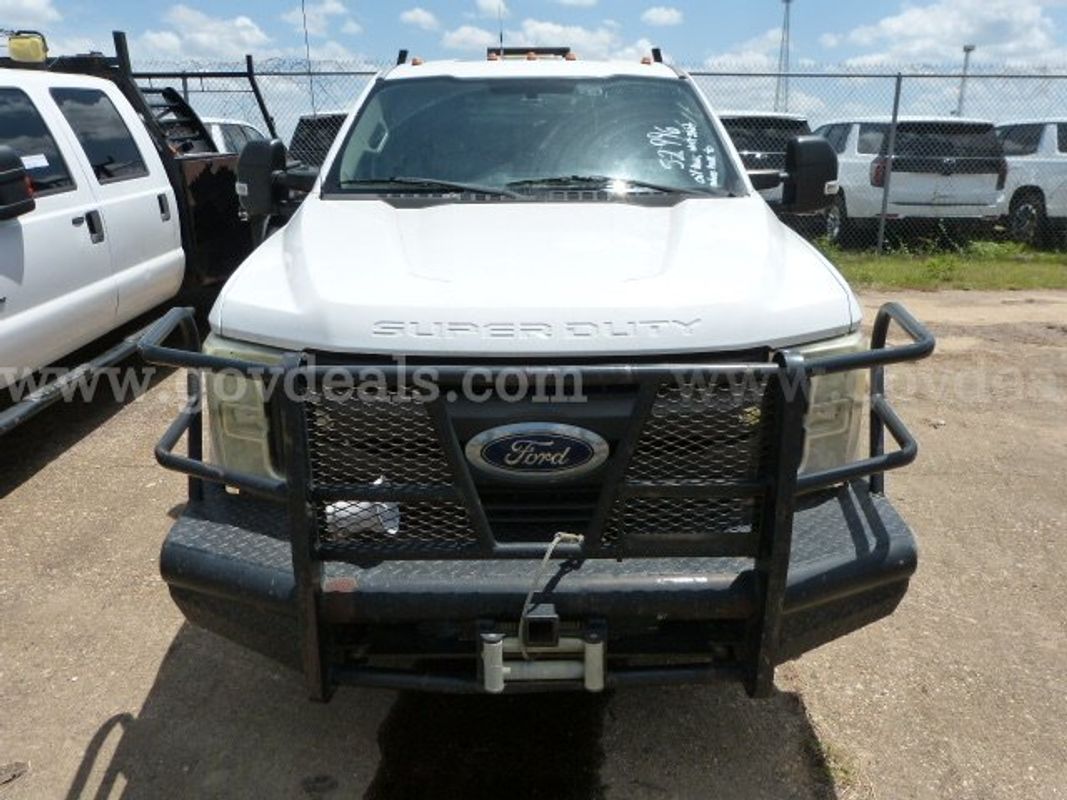 2017 Ford F-350 SD w/ Flatbed