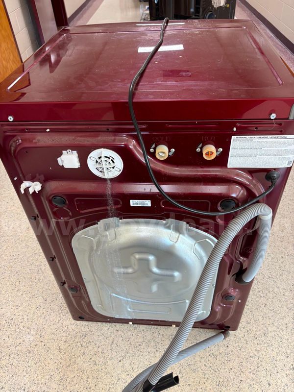 2 WASHERS 2 DRYERS