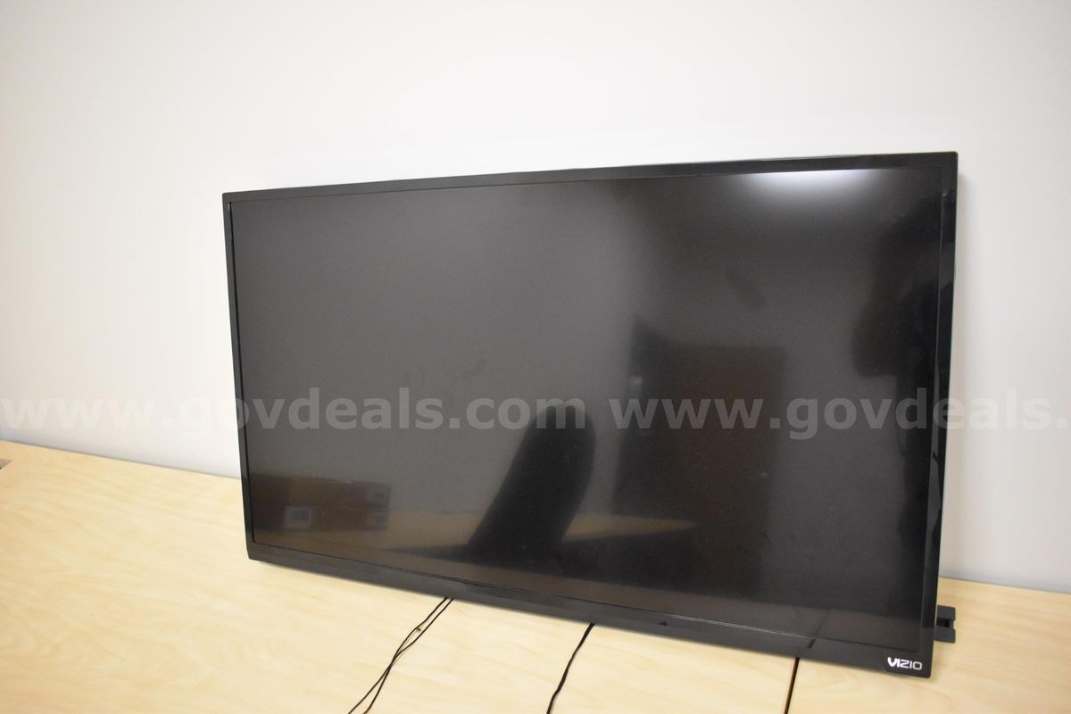 (3) Vizio 40 inch TVs