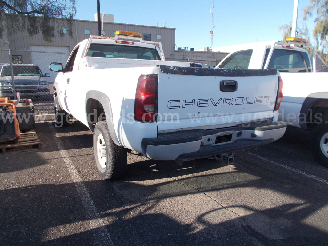 2005 Chevrolet Silverado 2500HD Work Truck Long Bed 2WD