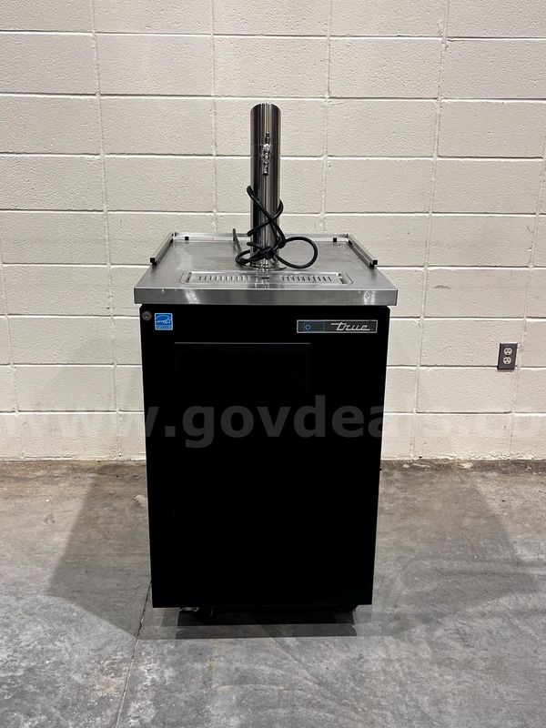 Single Door Keg Cooler (Lot 2)