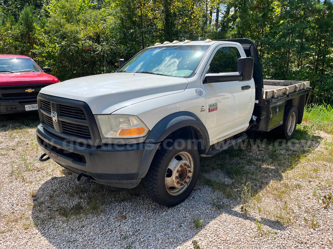 2012 Dodge Ram 5500 4WD Flatbed Truck