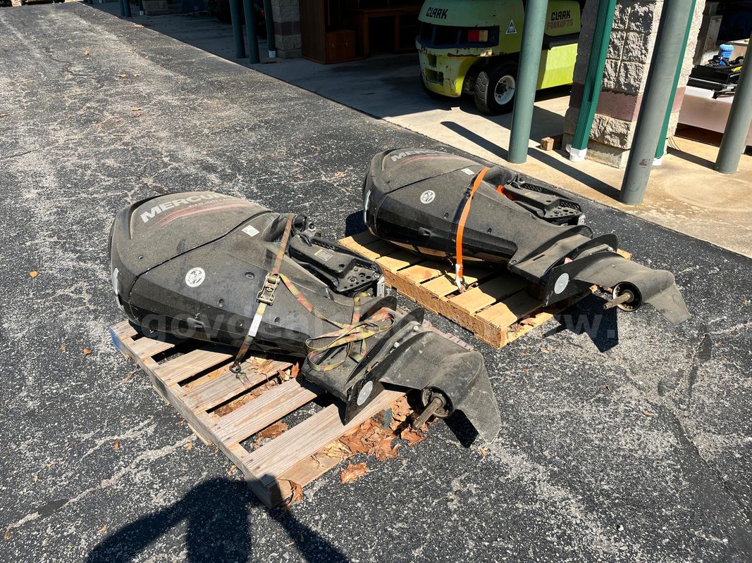 One lot of two Mercury 115 4-stroke engines with counter rotation setup