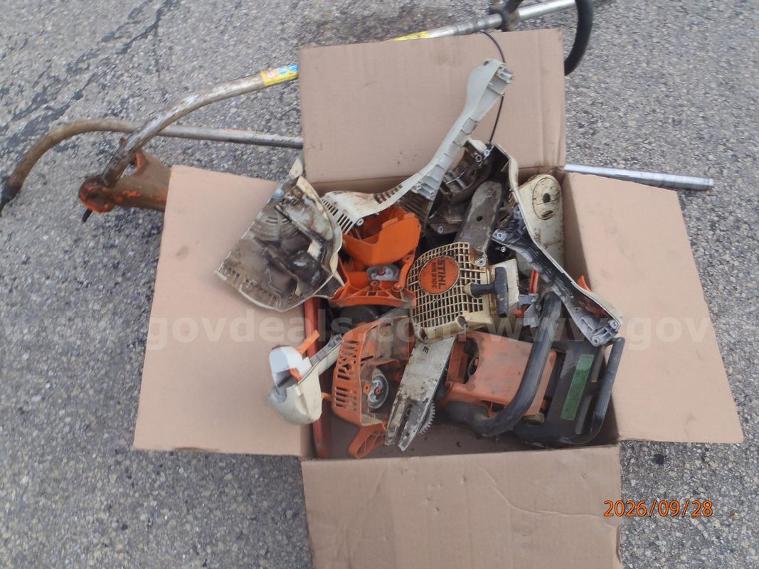2 junk Stiehl weed eater parts, 1 junk chainsaw parts