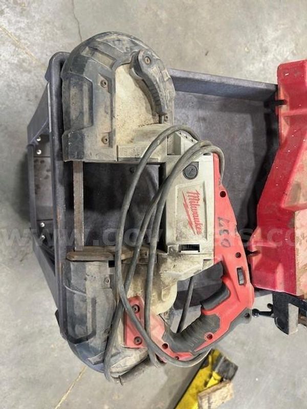 2017 Milwaukee Band Saw