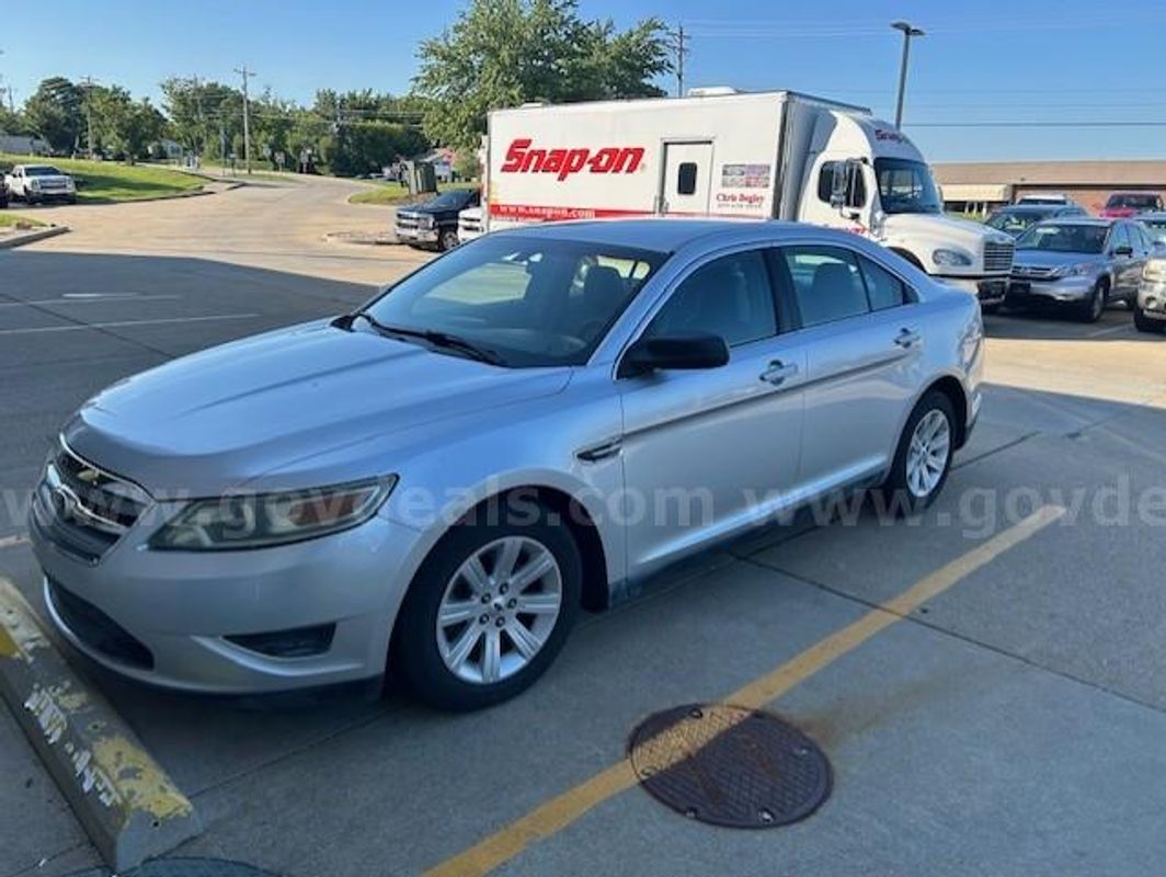 2011 Ford Taurus