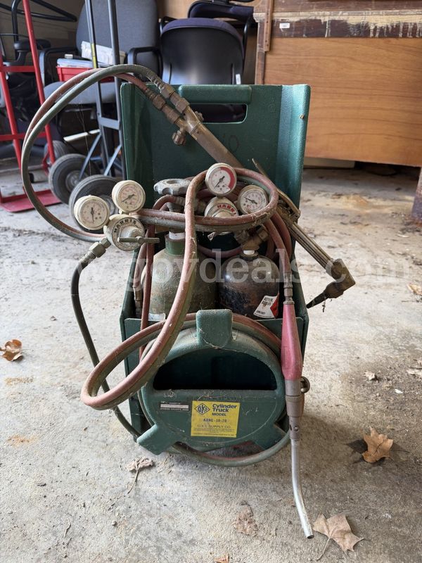 Cylinder Truck Model Oxygen Tanks