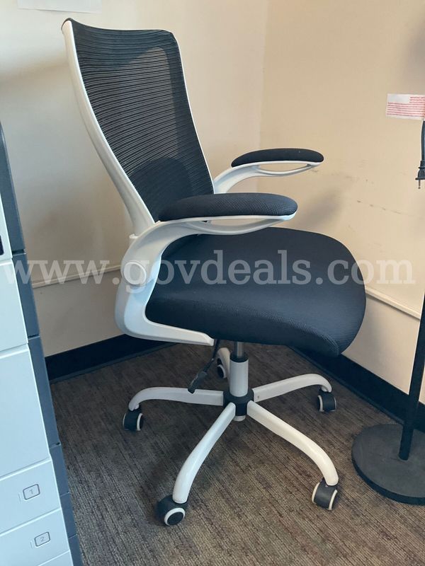 Rolling Mesh Office Chair