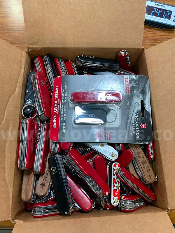 Miscellaneous Souvenir Knives/Multi-tools