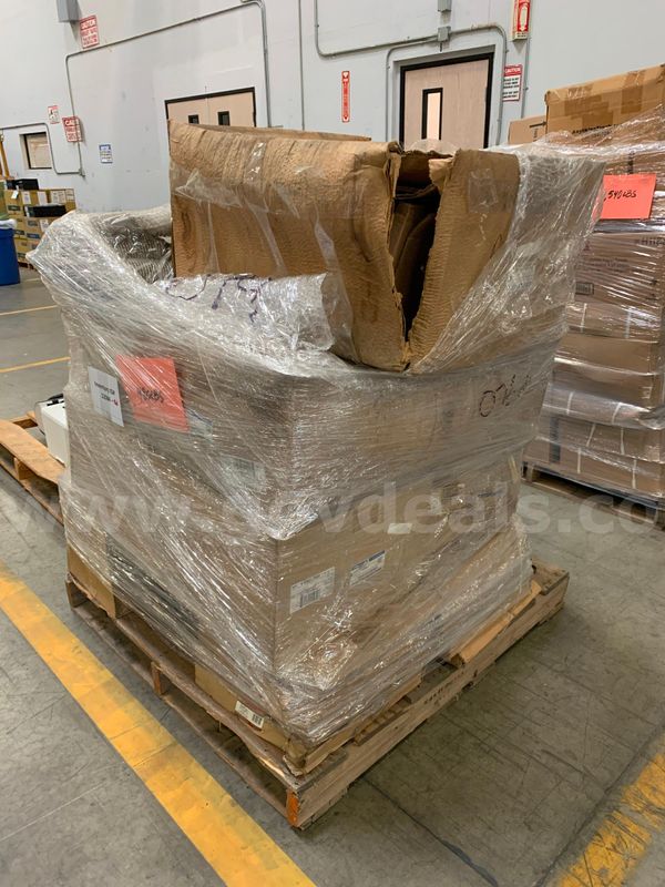 Pallet of Miscellaneous Car Parts