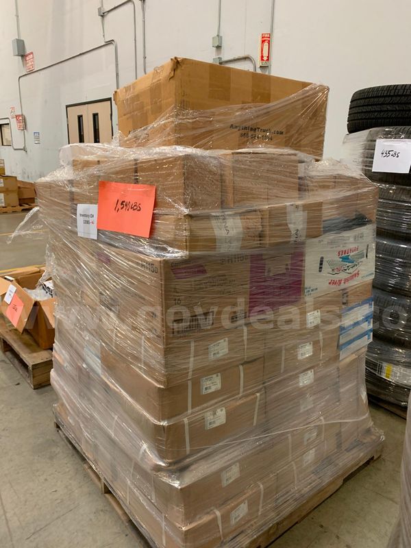 Pallet of Miscellaneous Car Parts