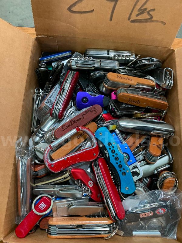 Miscellaneous Souvenir Knives/Multi-tools