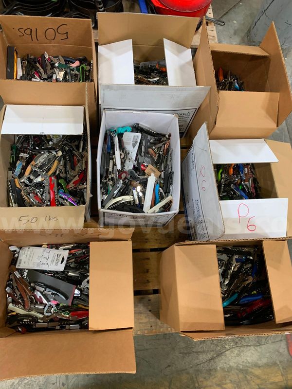 Box of Wine Bottle Openers/Corkscrews