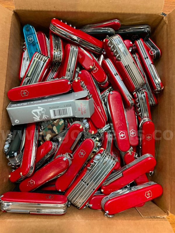 Miscellaneous Souvenir Knives/Multi-tools