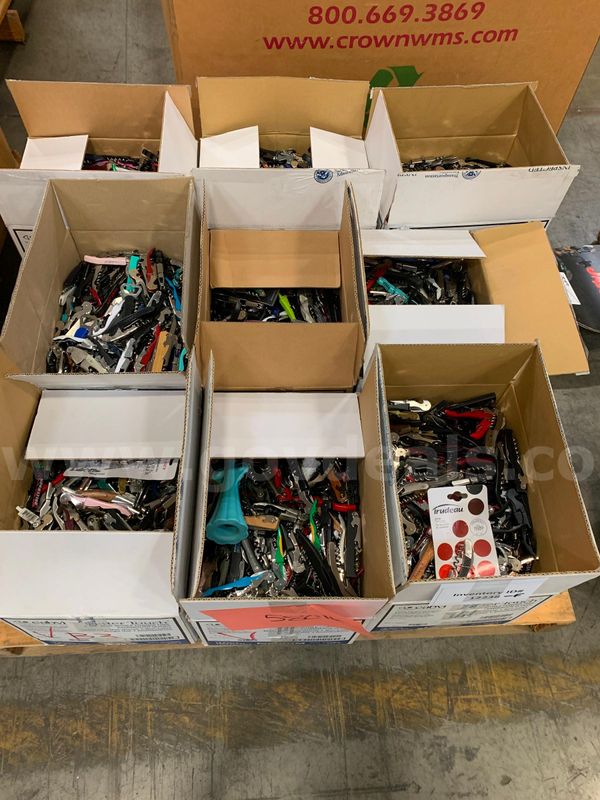 Pallet of Wine Bottle Openers/Corkscrews