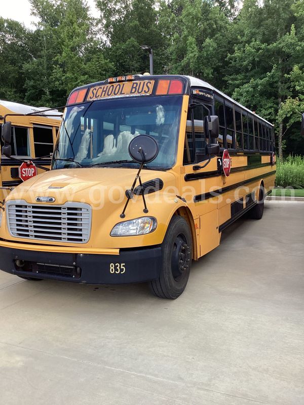 2008 Freightliner B2 Bus Chassis (DC #835)