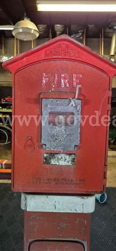 GAMEWELL PEDESTAL BOX