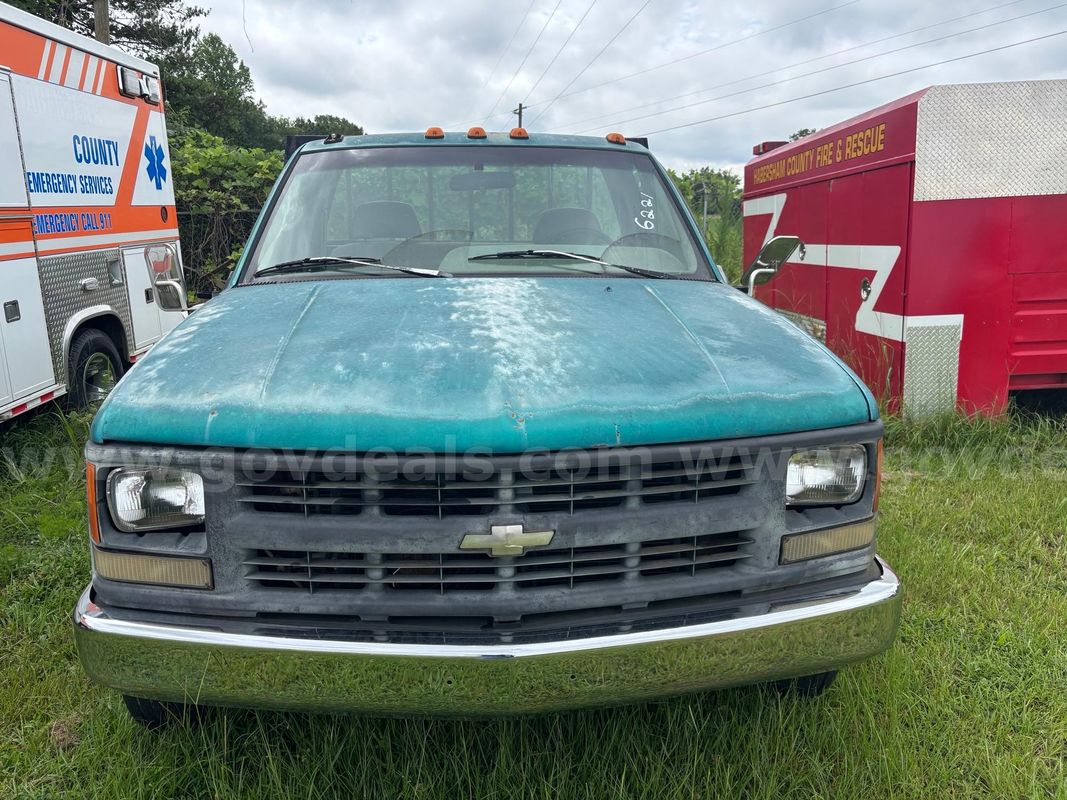 1995 Chevrolet C/K 3500 (1 of 8)