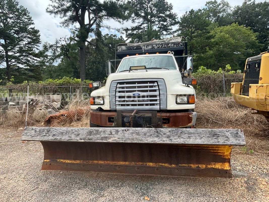 1997 Ford F800