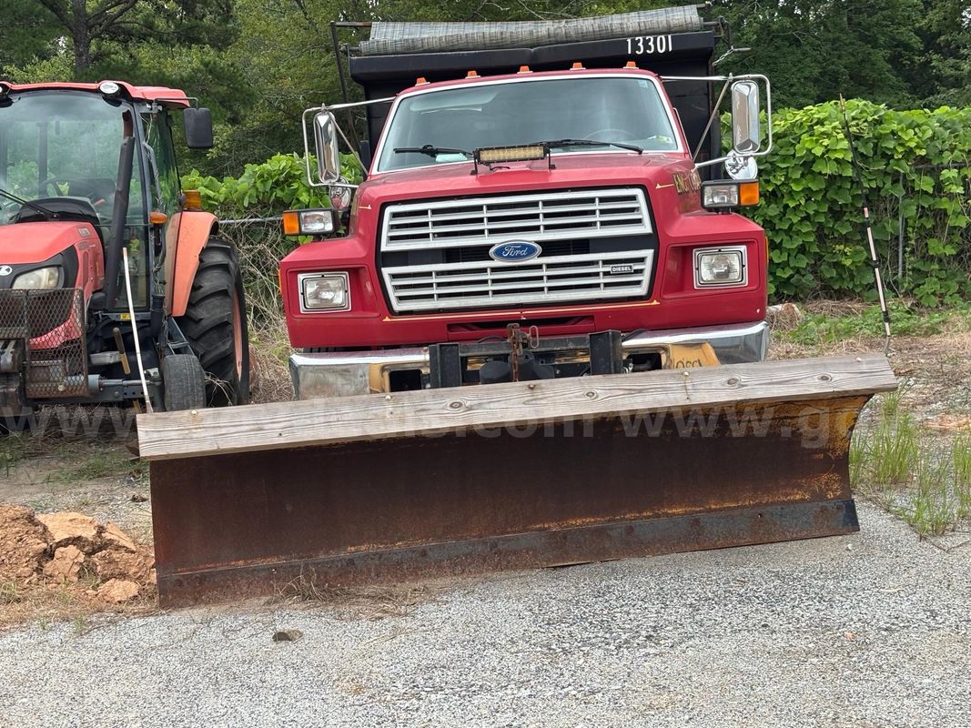 1990 Ford F800F