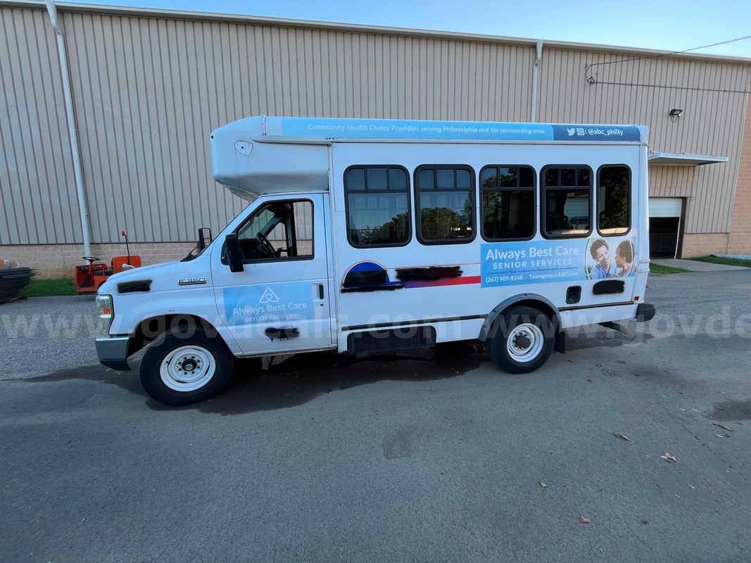 2017 E350 12 PASSENGER MINI-BUS