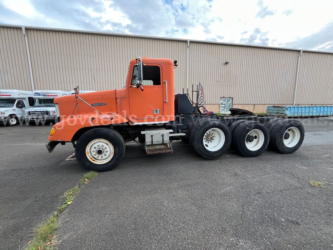 1988 Freightliner FL112 Tractor