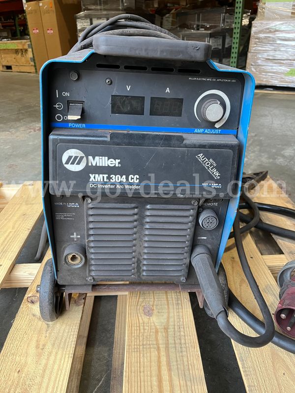 MILLER XMT 304 CC DC INVERTER ARC WELDER