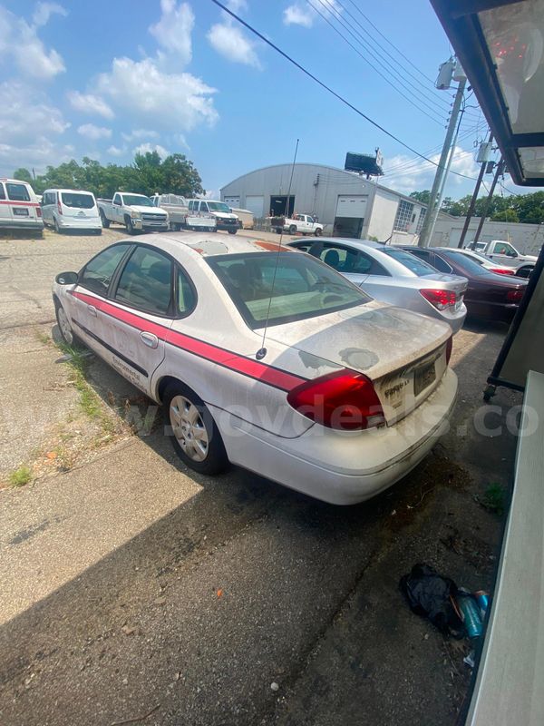 2001 Ford Taurus LX
