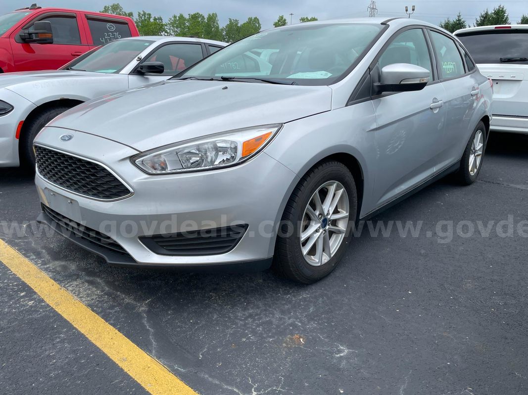 2016 Ford Focus SE SEDAN 4-DR, 2.0L L4 **LESS THAN 50K MILES!!