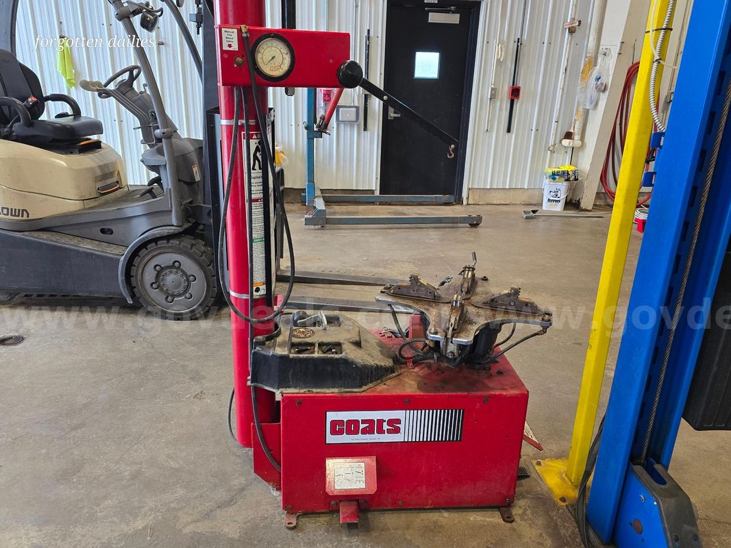 Coats Tire Changer, Model 50X-AH-3