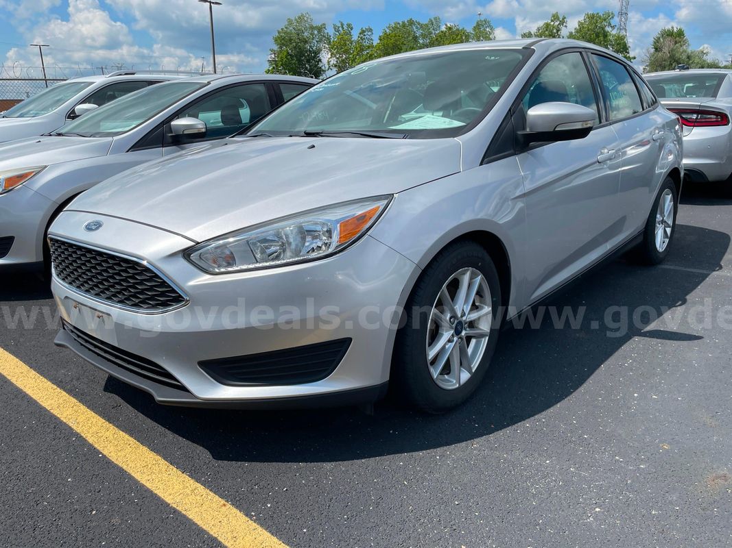 2016 Ford Focus SE SEDAN 4-DR, 2.0L L4 **ONLY 75K MILES!!