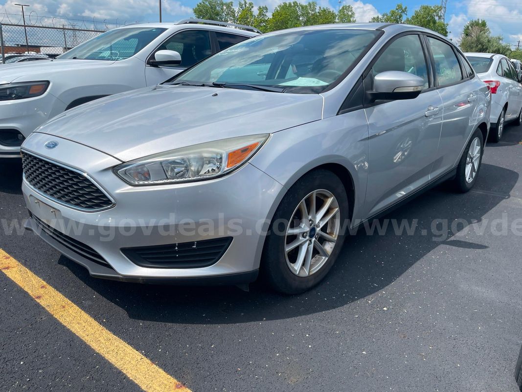 2016 Ford Focus SE SEDAN 4-DR, 2.0L L4 **LESS THAN 40K MILES!!