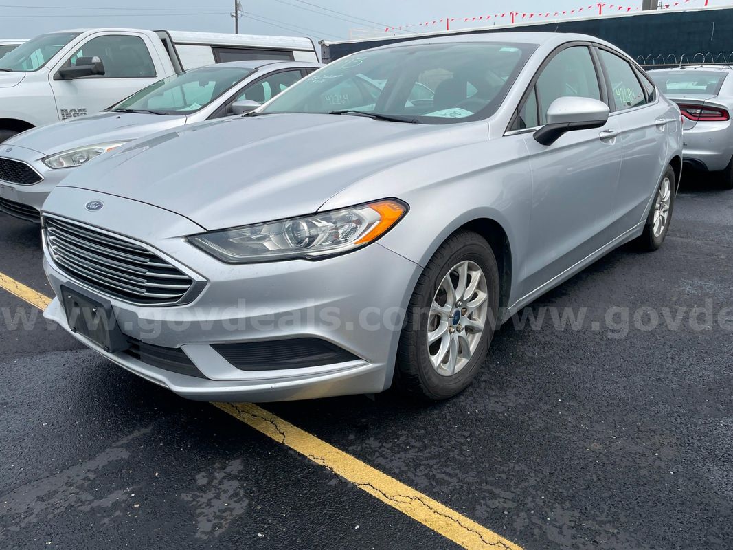 2017 Ford Fusion SEDAN 4-DR, 2.5L L4 *LESS THAN 100K MILES!!