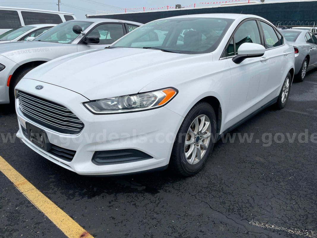 2016 Ford Fusion SEDAN 4-DR, 2.5L L4 *LESS THAN 70K MILES!!