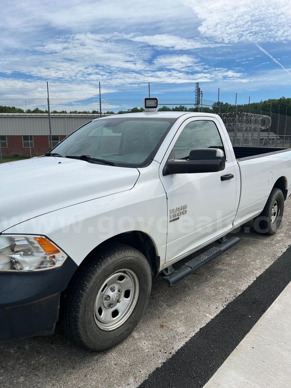 2019 RAM 1500 Classic 4WD REGULAR CAB PICKUP 2-DR, 3.6L V6