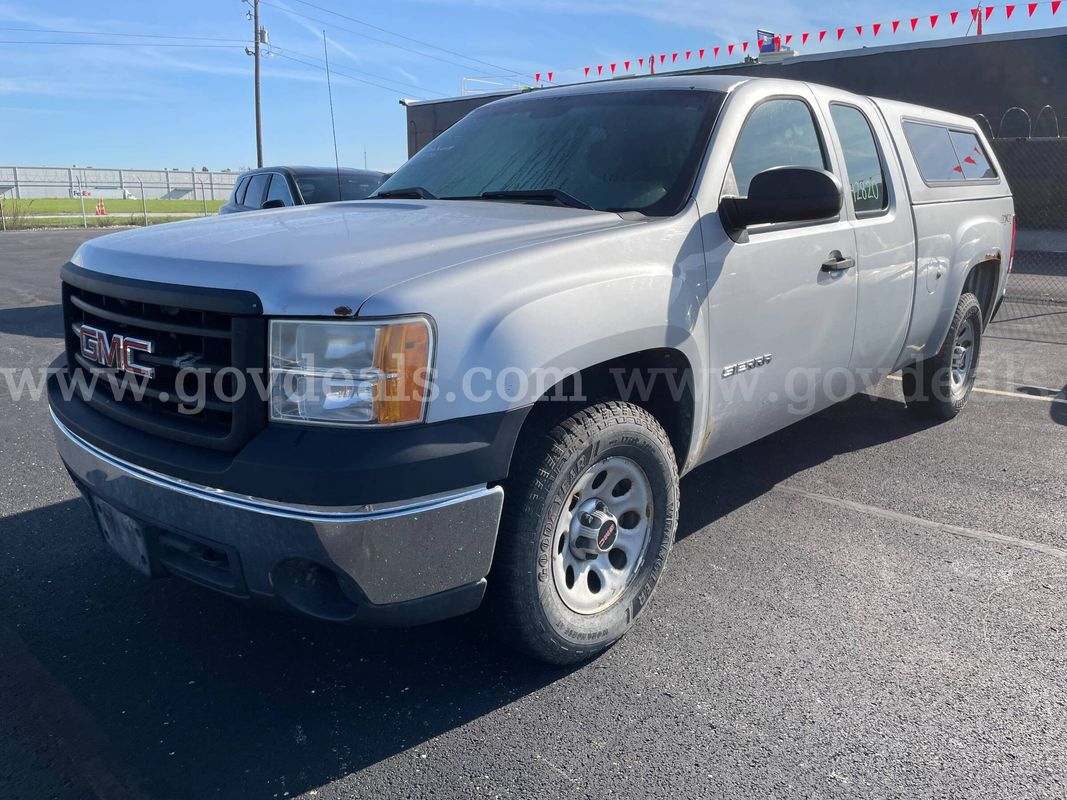 2013 GMC Sierra 1500 4WD EXT CAB PICKUP 4-DR 4.8L V8