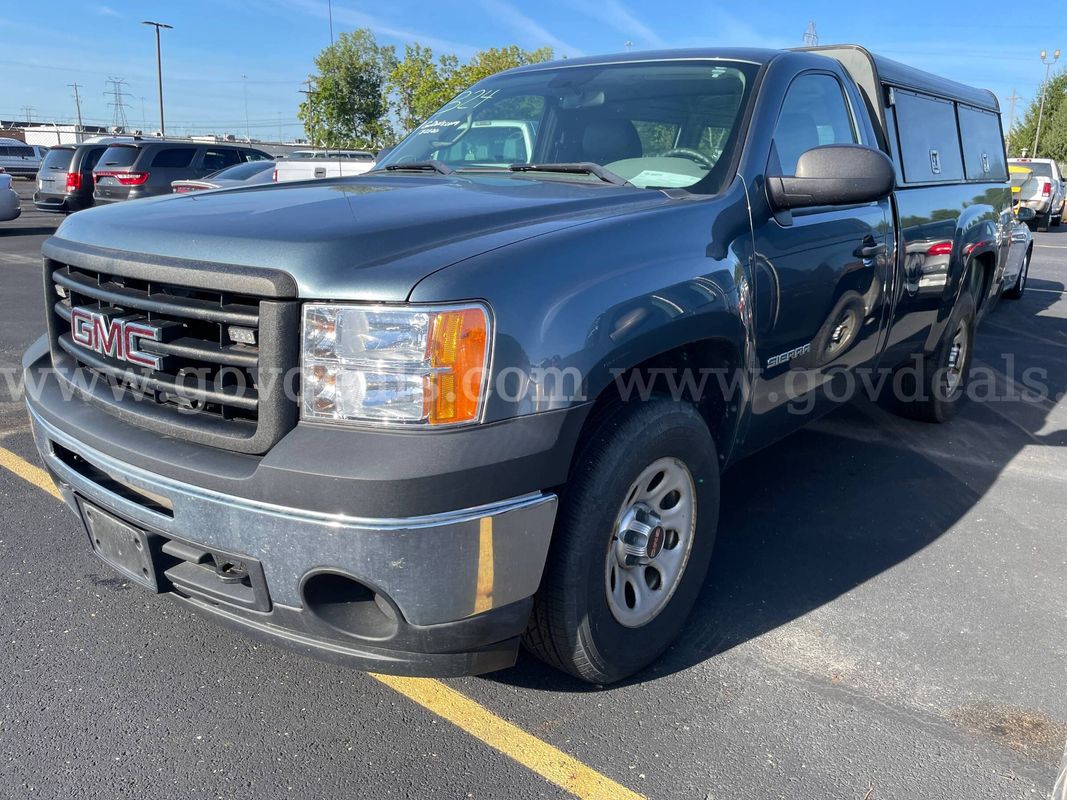2012 GMC Sierra 1500 4WD REG CAB PICKUP 2-DR 4.8L V8