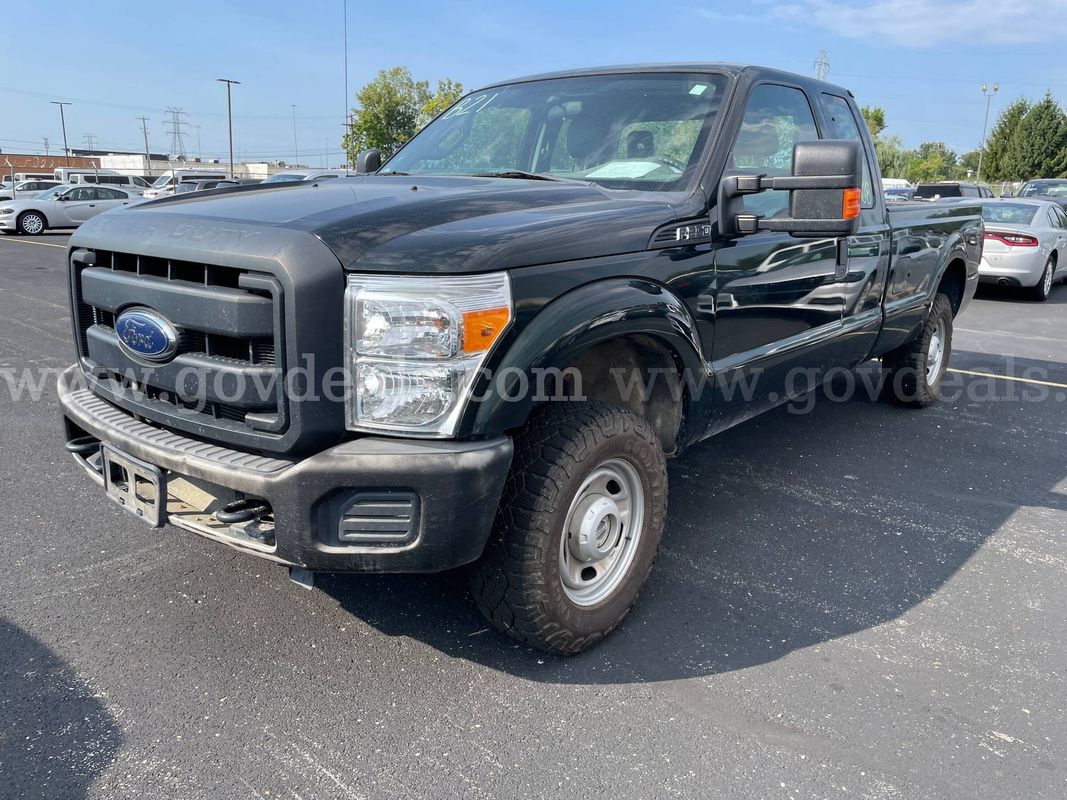 2015 Ford F-250 SD XL 4WD EXT CAB PICKUP 4-DR 6.2L V8