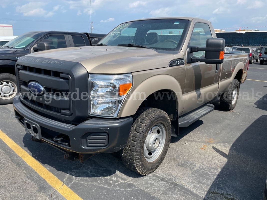 2013 Ford F-250 SD XL 4WD, 6.2L V8 **LESS THAN 25K MILES!!
