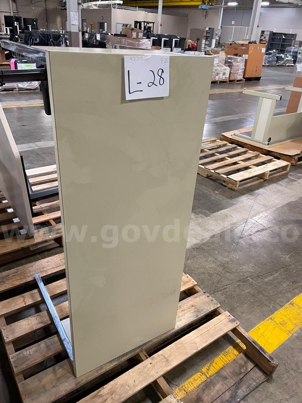 Metal Fixed Leg Table, 18in x 48in