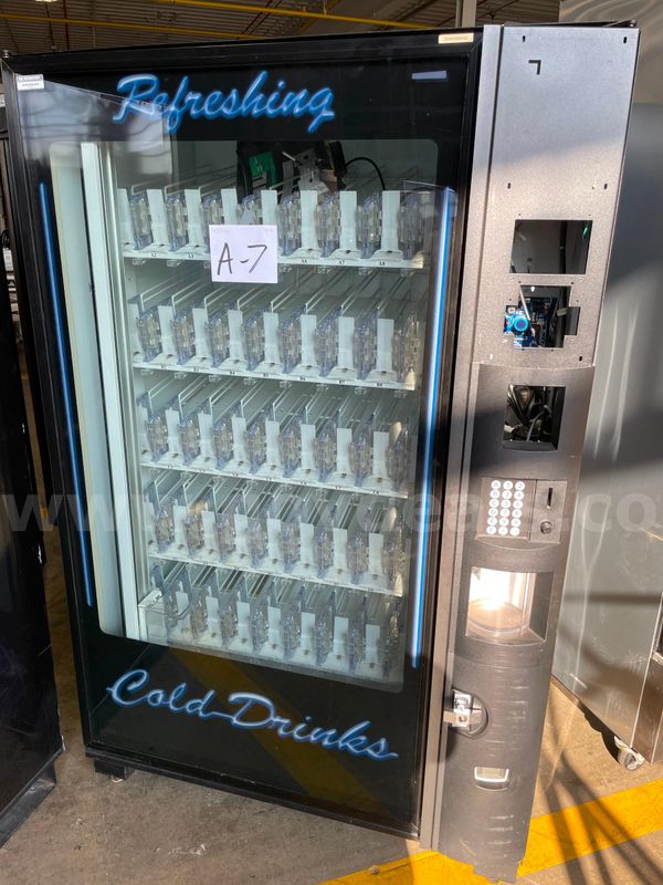 Dixie-Narco Vending Machine, Model DN5804
