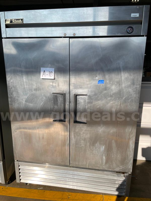 True Manufacturing Freezer, Model T-49F