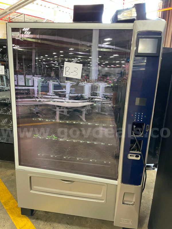 Merchant Combo Media Vending Machine, Model 472D