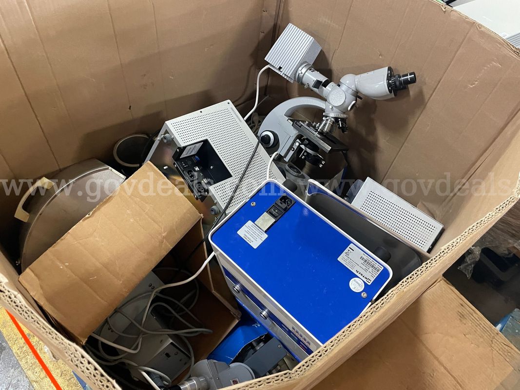 Lot of Various Laboratory Equipment