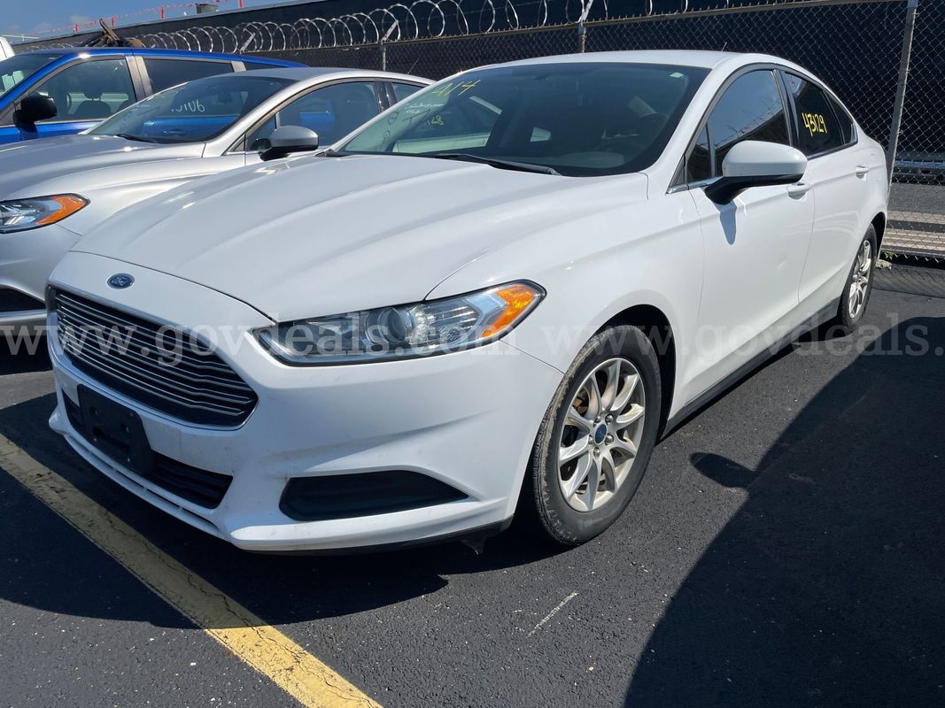 2016 Ford Fusion SEDAN 4-DR 2.5L L4 **LESS THAN 80K MILES!!