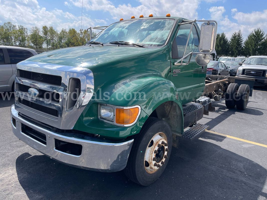 2008 Ford F-650 DRW 2WD CHASSIS AND CAB 5.9L L6 DIESEL
